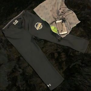 Under Armour Fitted Heat Gear Capri Leggings S
